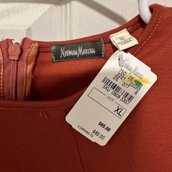 Neiman Marcus burnt orange sleeveless peplum top XL business blouse work shirt - Picture 3 of 3